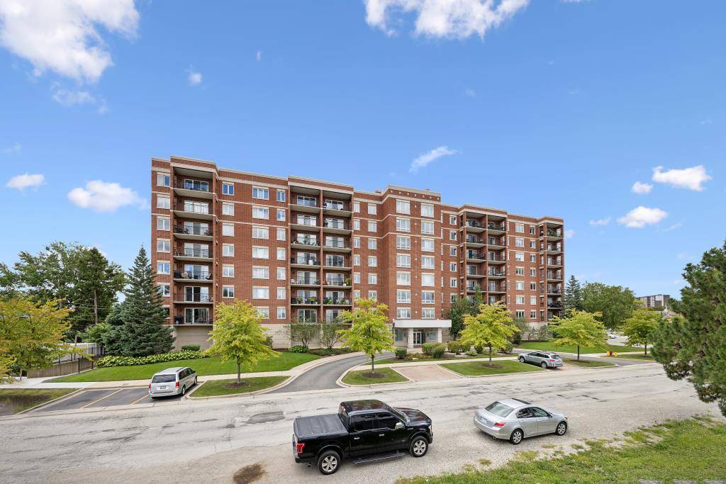 5555 N Cumberland AVE #804, Chicago, IL 60656