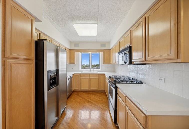 5555 N Cumberland AVE #804, Chicago, IL 60656