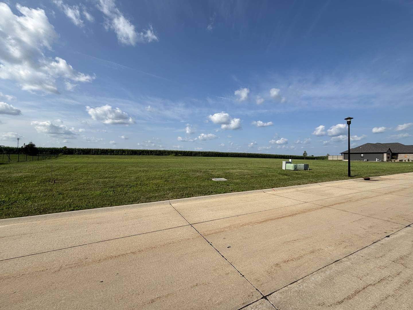 121 W School View RD, Geneseo, IL 61254