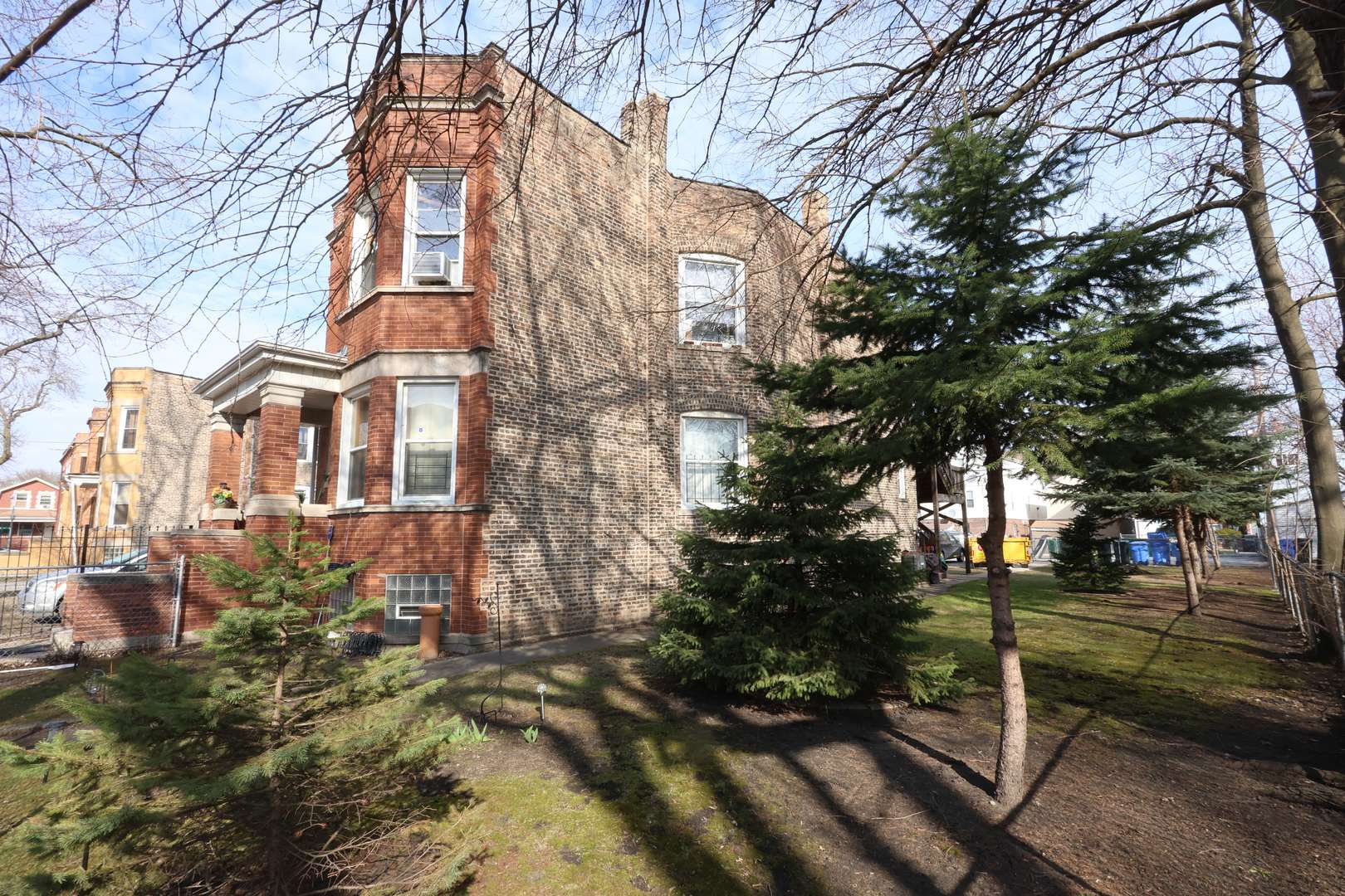 1418 E 69th PL, Chicago, IL 60637