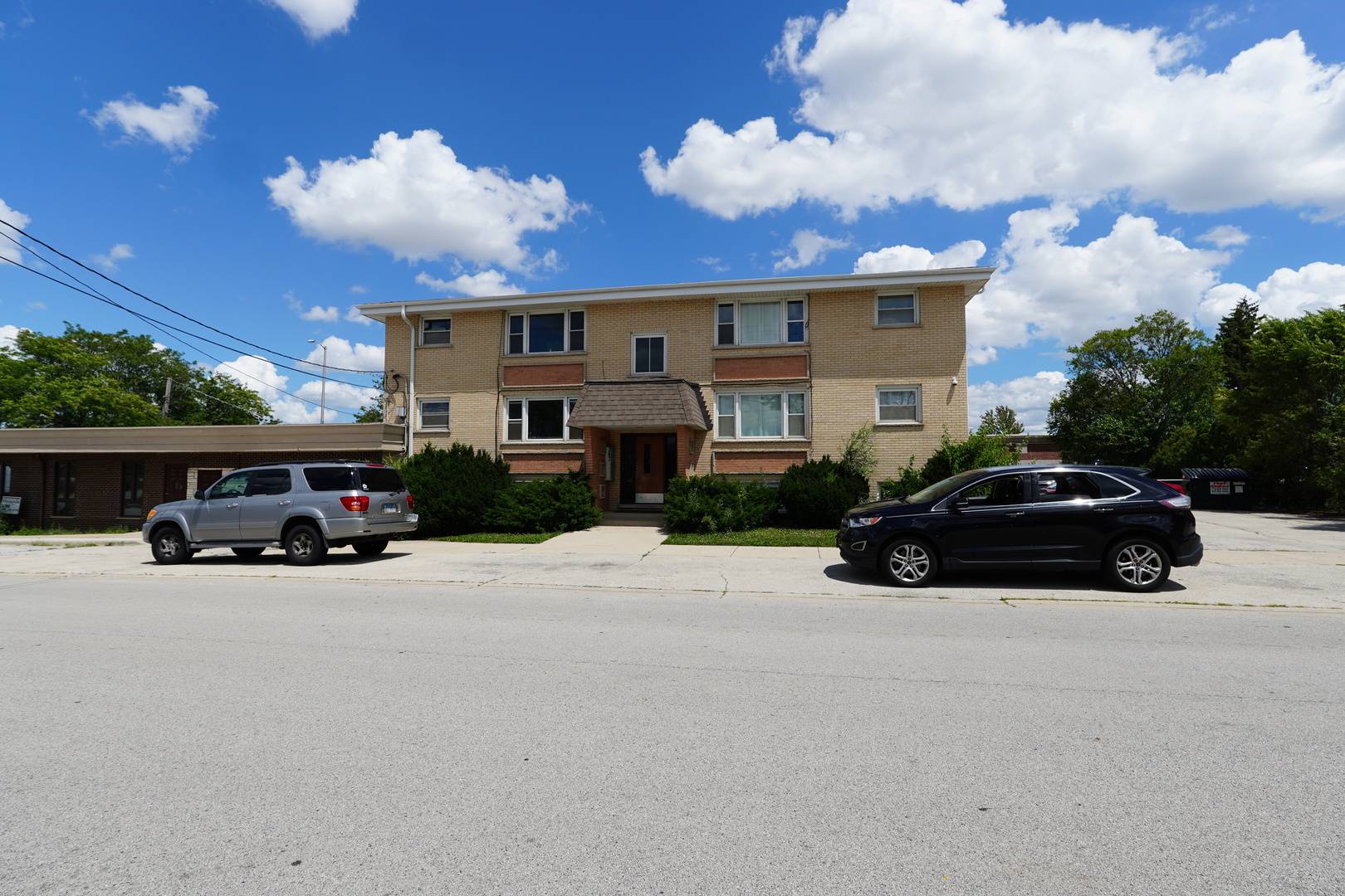 347 Dalewood AVE #5, Wood Dale, IL 60191