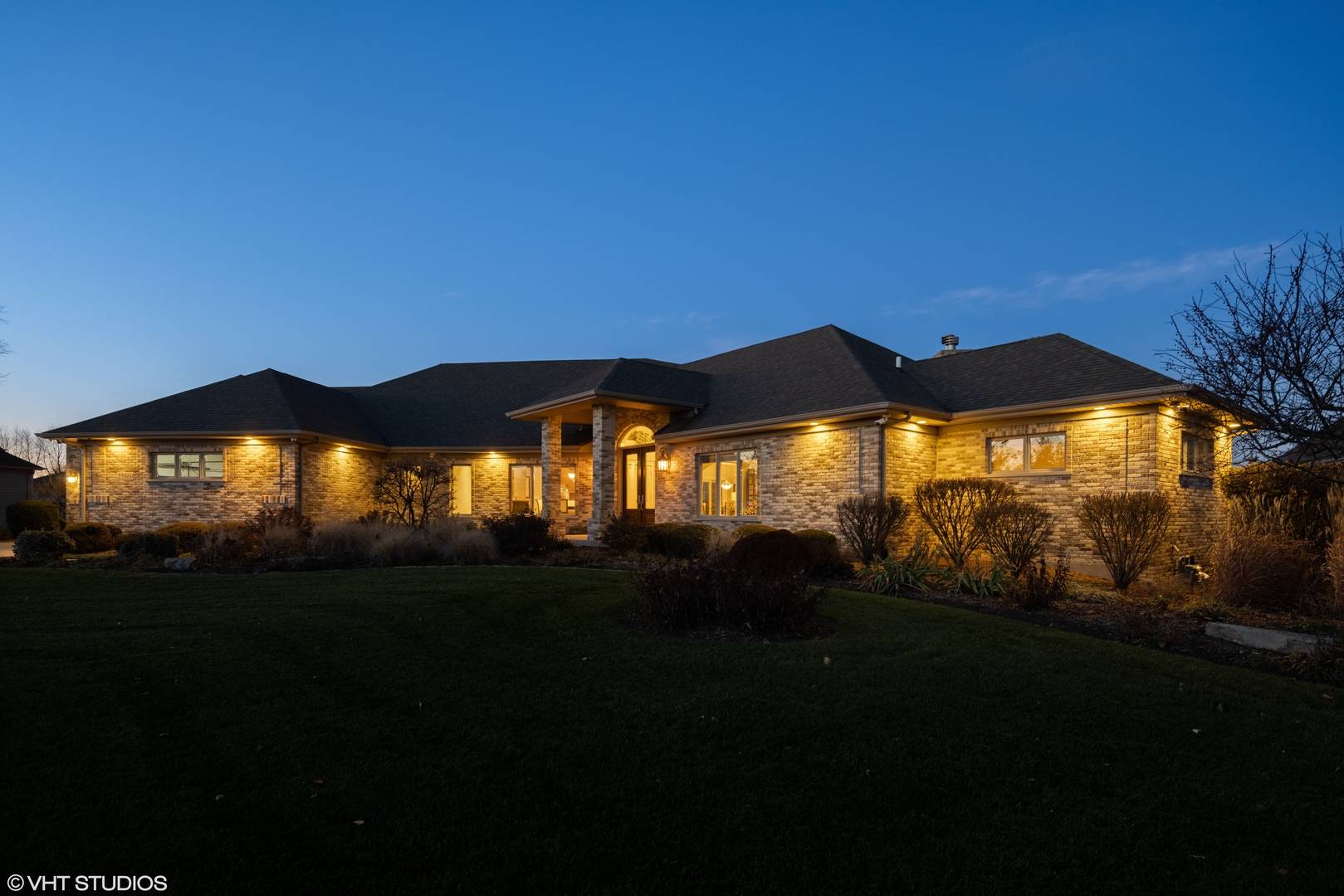 25860 Prairie Hill LN, Plainfield, IL 60585