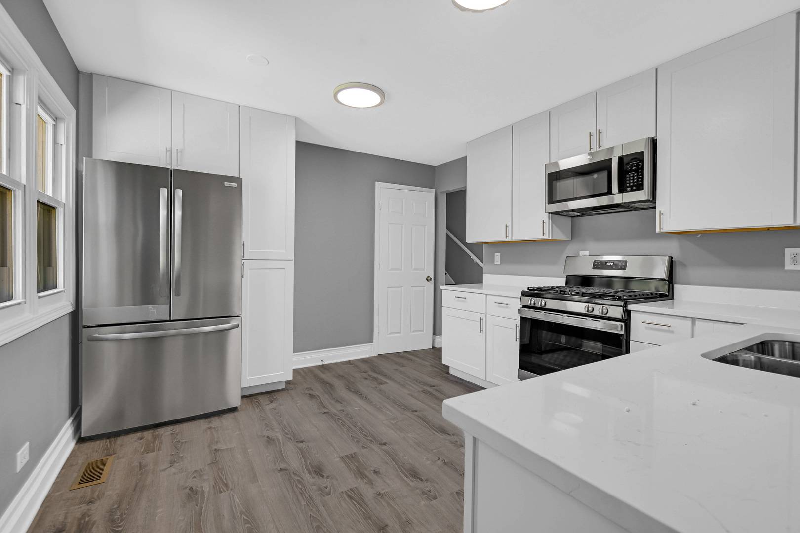 28W502 LEVERENZ RD, Naperville, IL 60564