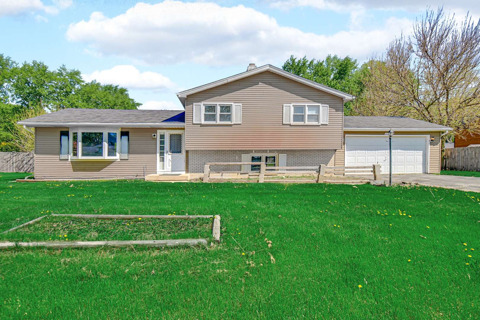 28W502 LEVERENZ RD, Naperville, IL 60564