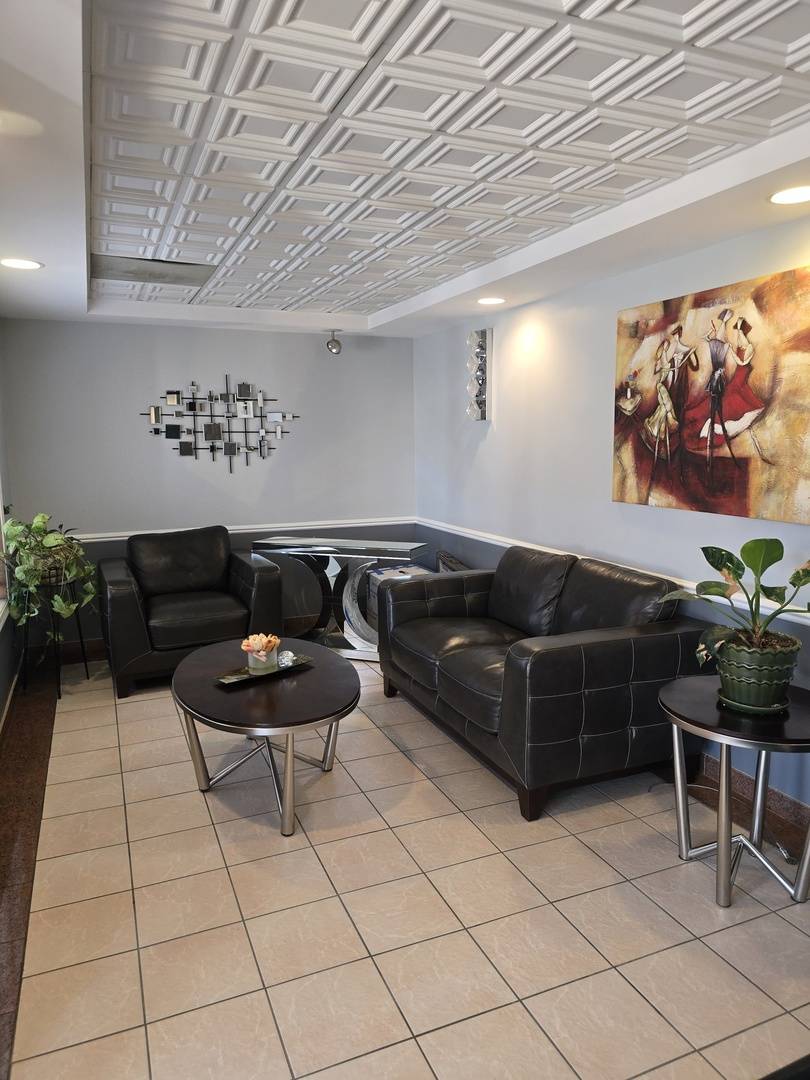 6526 W Irving Park RD #505, Chicago, IL 60634