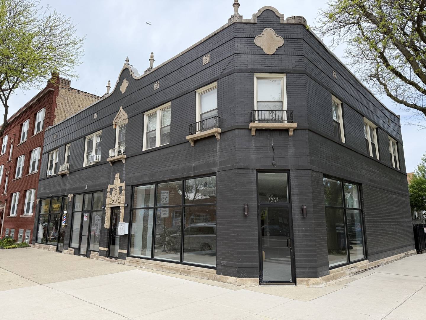 5237 N Damen AVE, Chicago, IL 60625