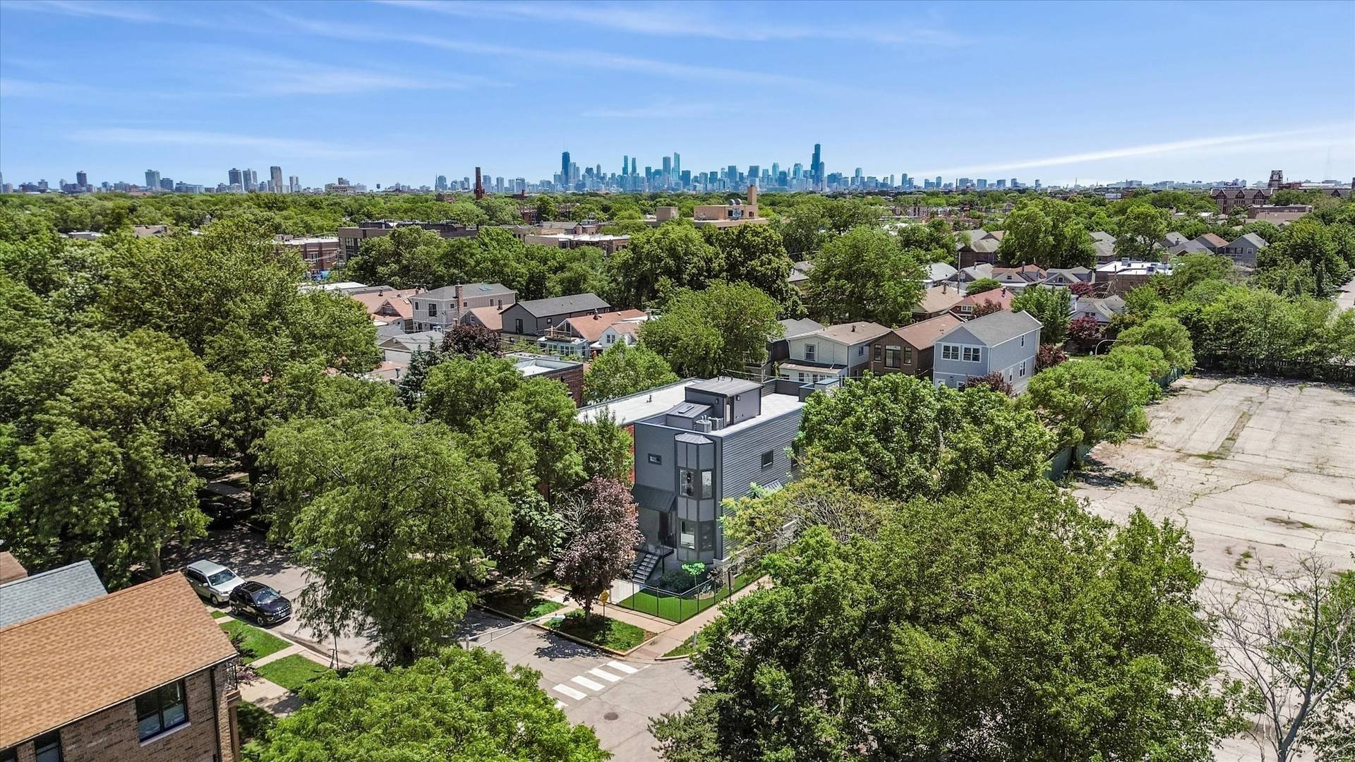 2457 W Byron ST, Chicago, IL 60618