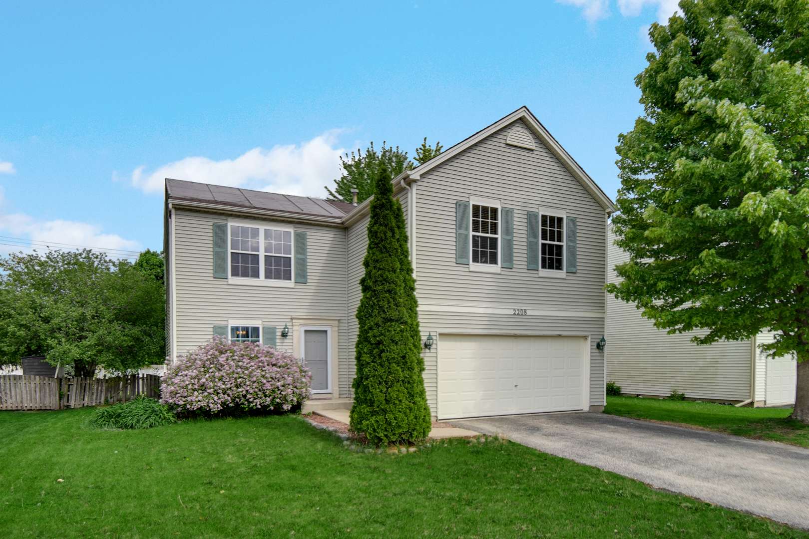2208 Cherry Ridge DR, Plainfield, IL 60586
