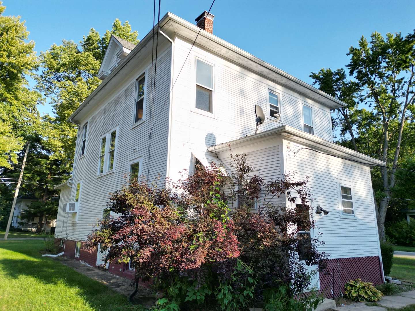 533 S 4th ST, Watseka, IL 60970