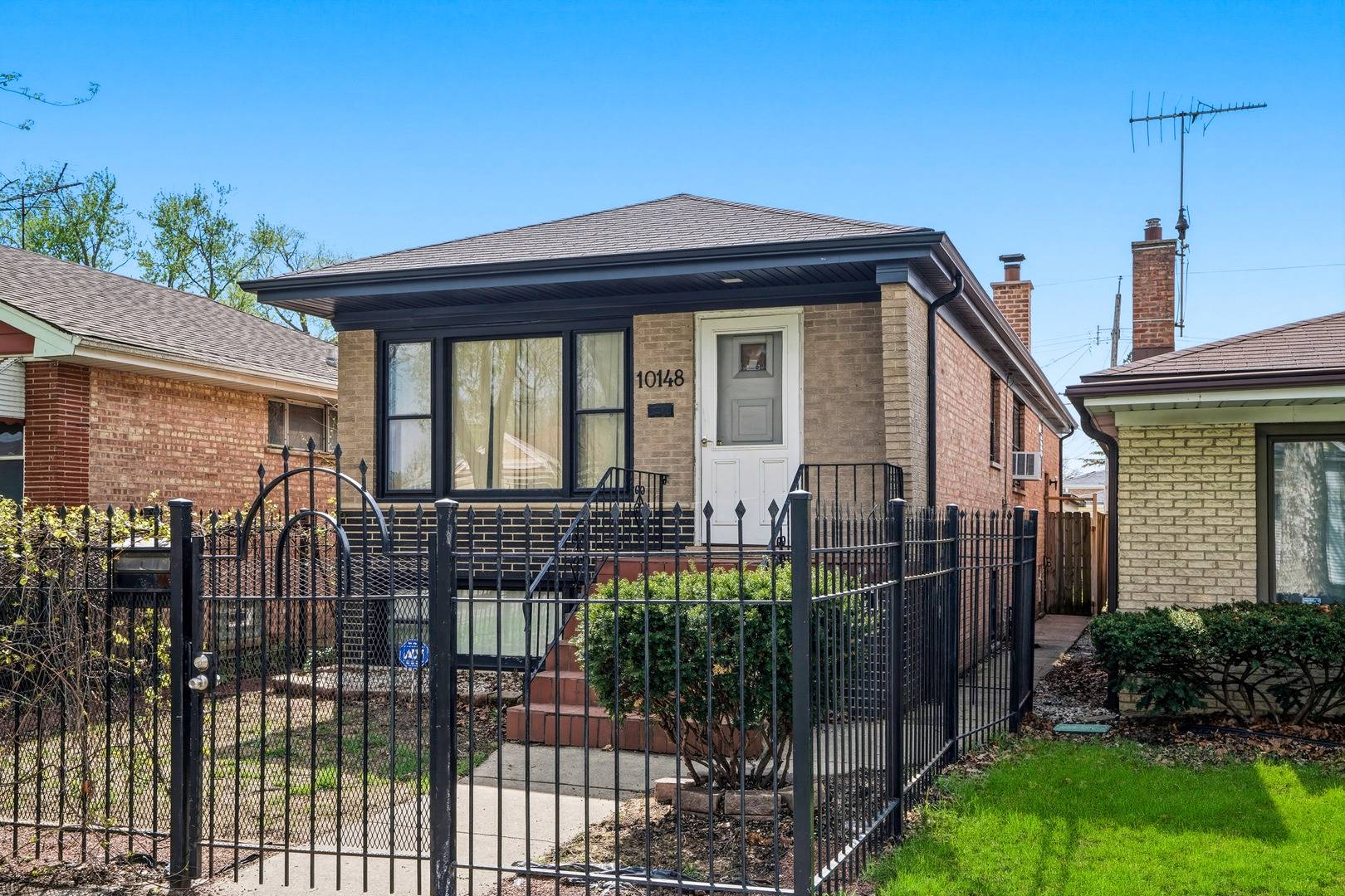 10148 S Peoria ST, Chicago, IL 60643