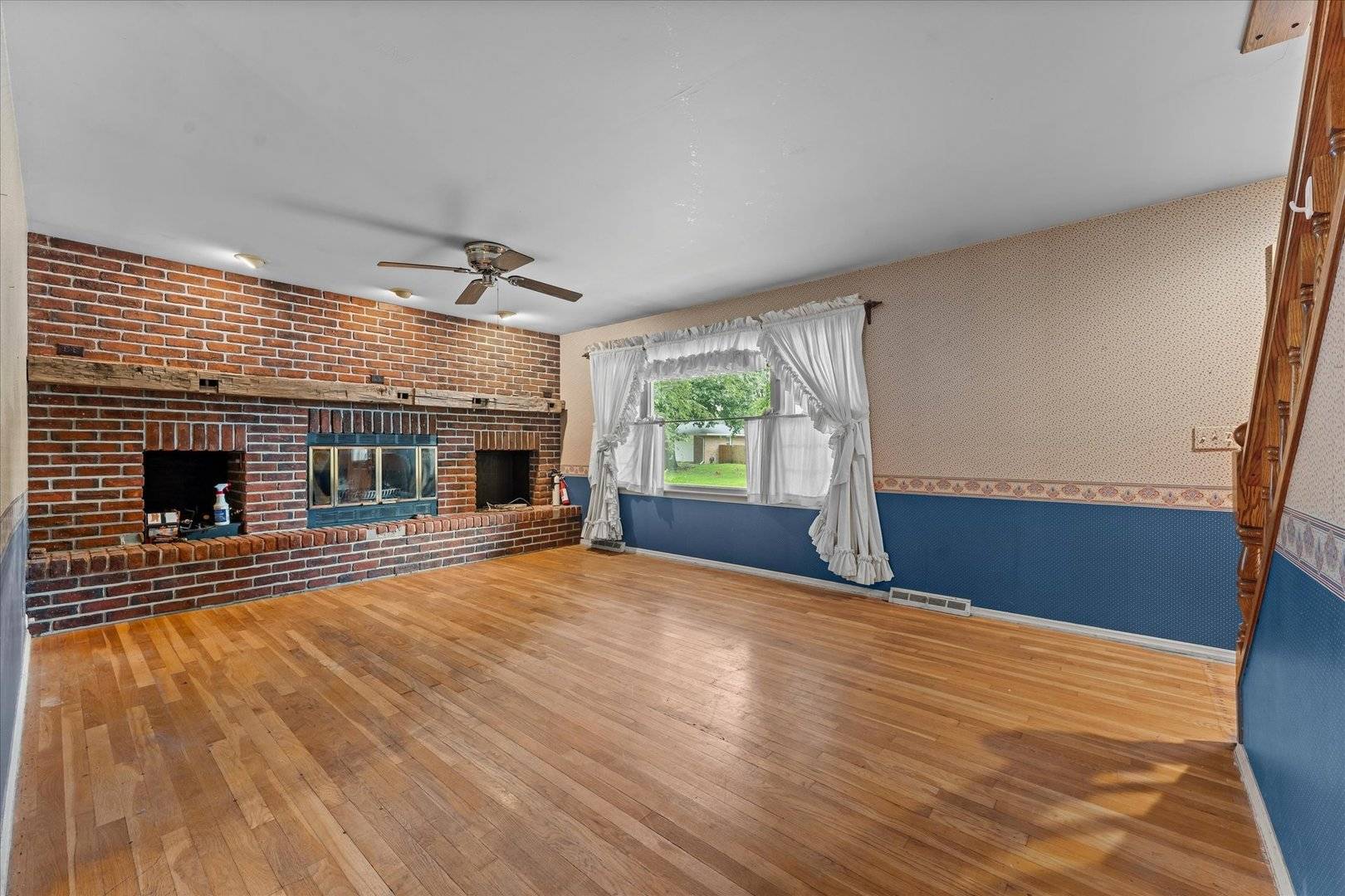 1606 Dobbins DR, Champaign, IL 61821