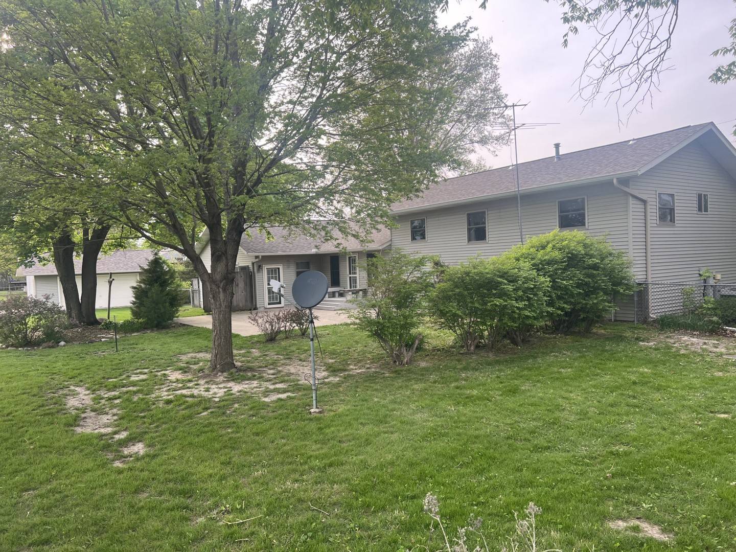 10093 Wolf RD, Geneseo, IL 61254