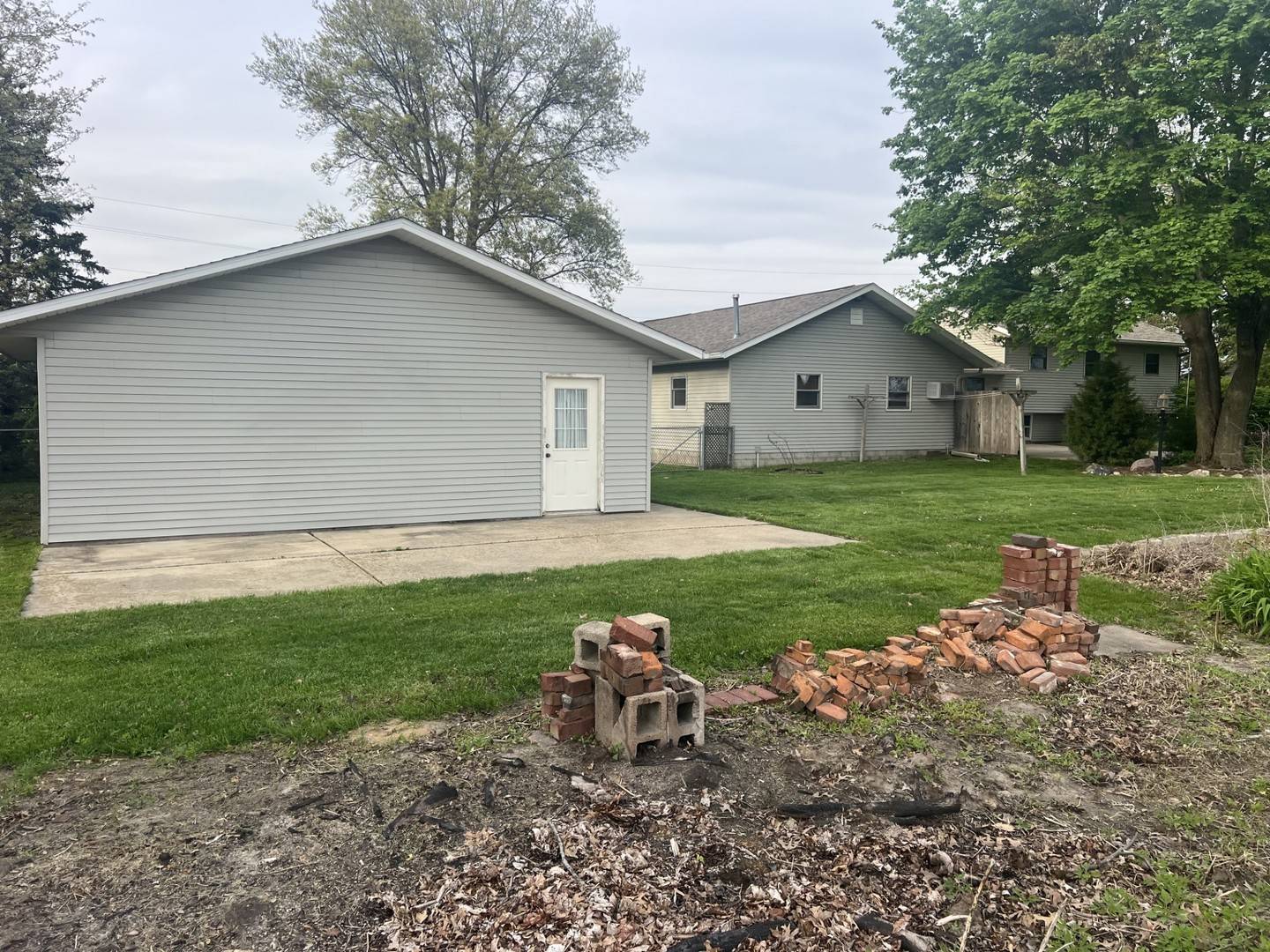 10093 Wolf RD, Geneseo, IL 61254