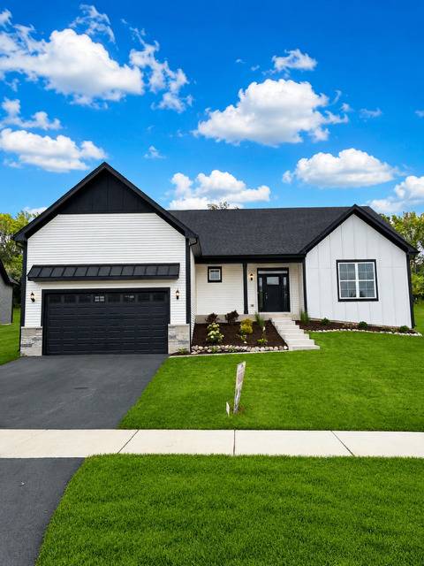 852 Timber Oak LN, Yorkville, IL 60560
