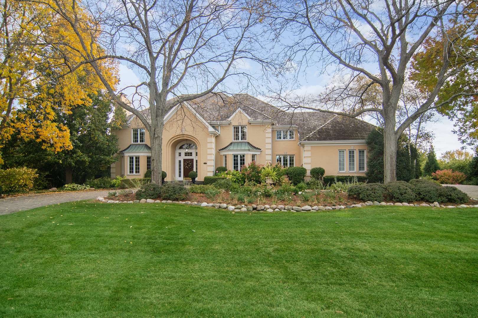 1520 Macalpin CIR, Inverness, IL 60010