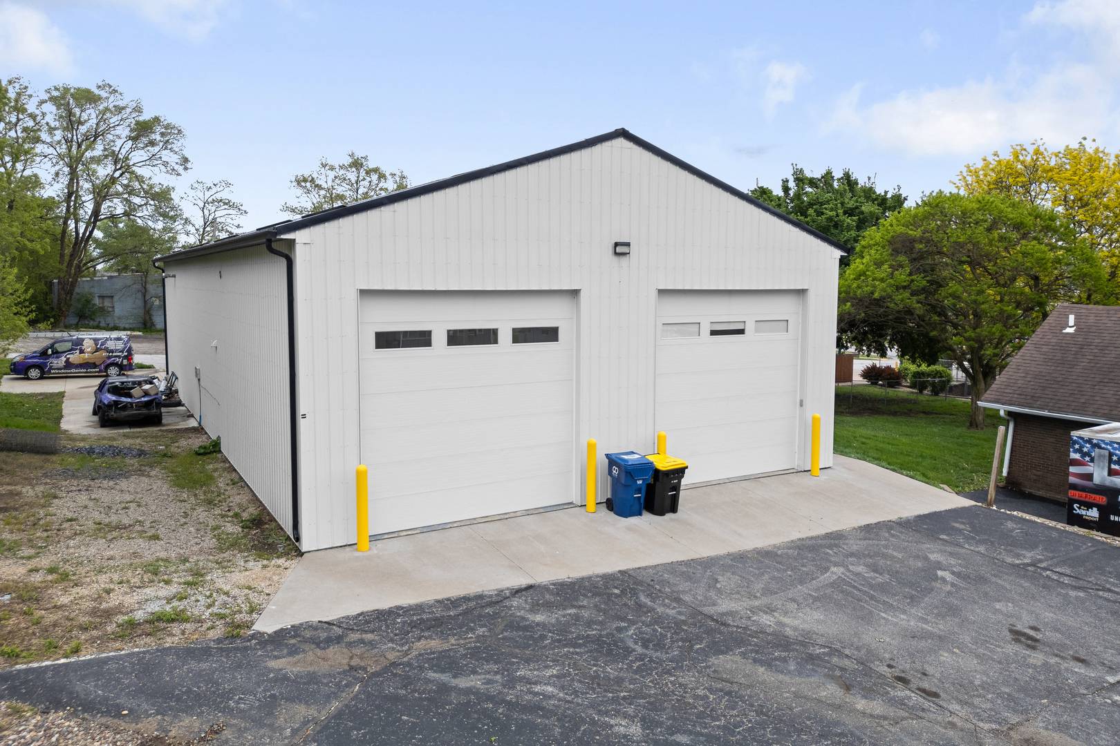 425 and 428 1/2 28th ST, Bettendorf, IA 52722