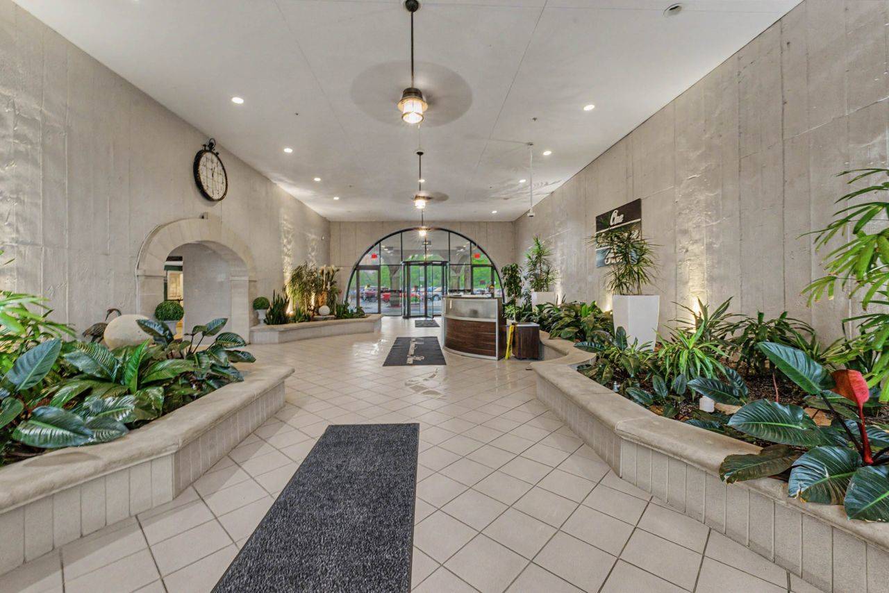 1 Renaissance PL #1105, Palatine, IL 60067