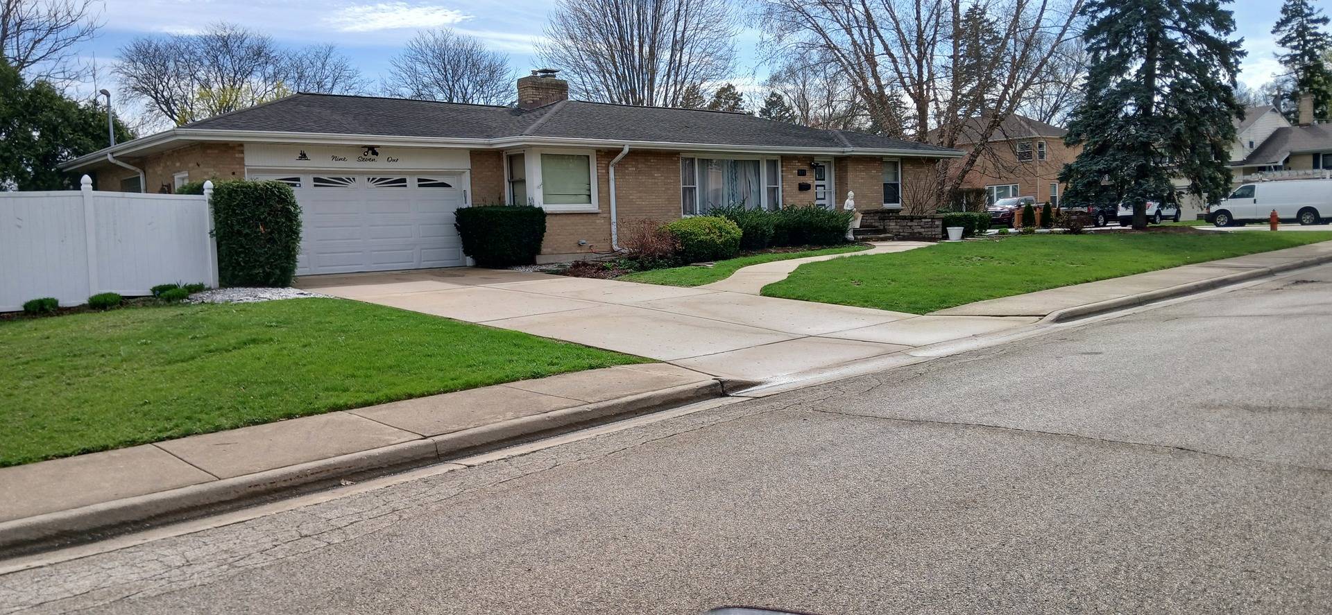 971 Demmond ST, Elgin, IL 60123