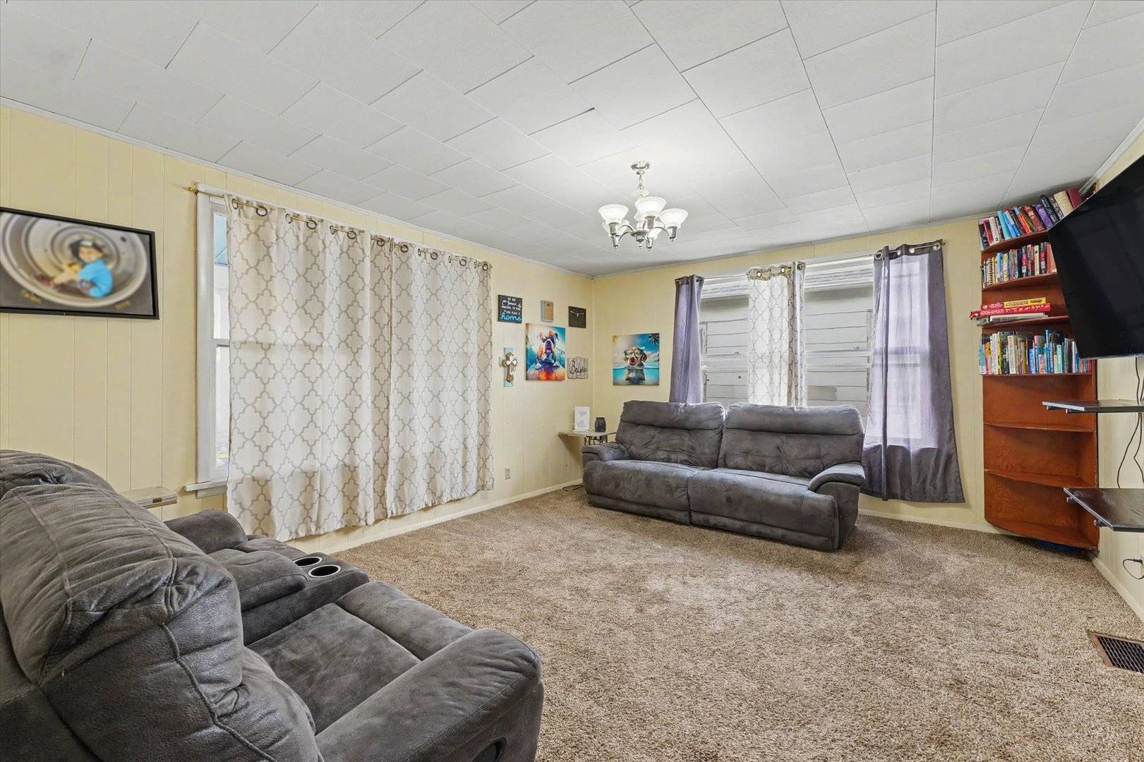 519 E Allen ST, Farmer City, IL 61842