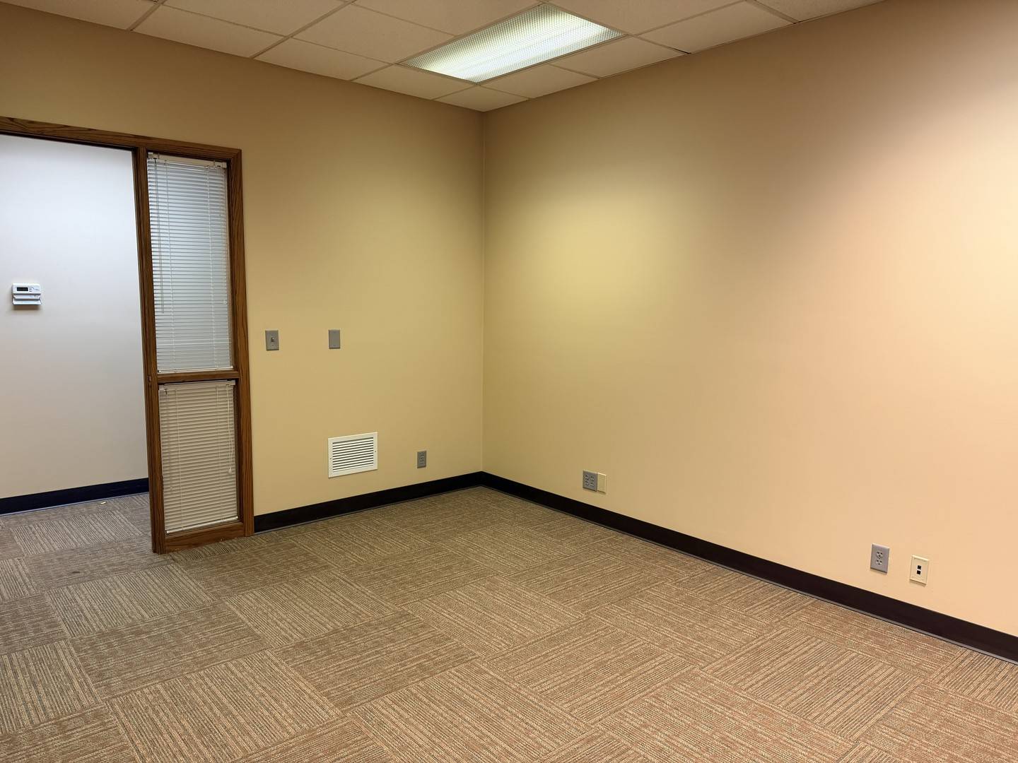 1011 Shooting Park RD #101-B, Peru, IL 61354