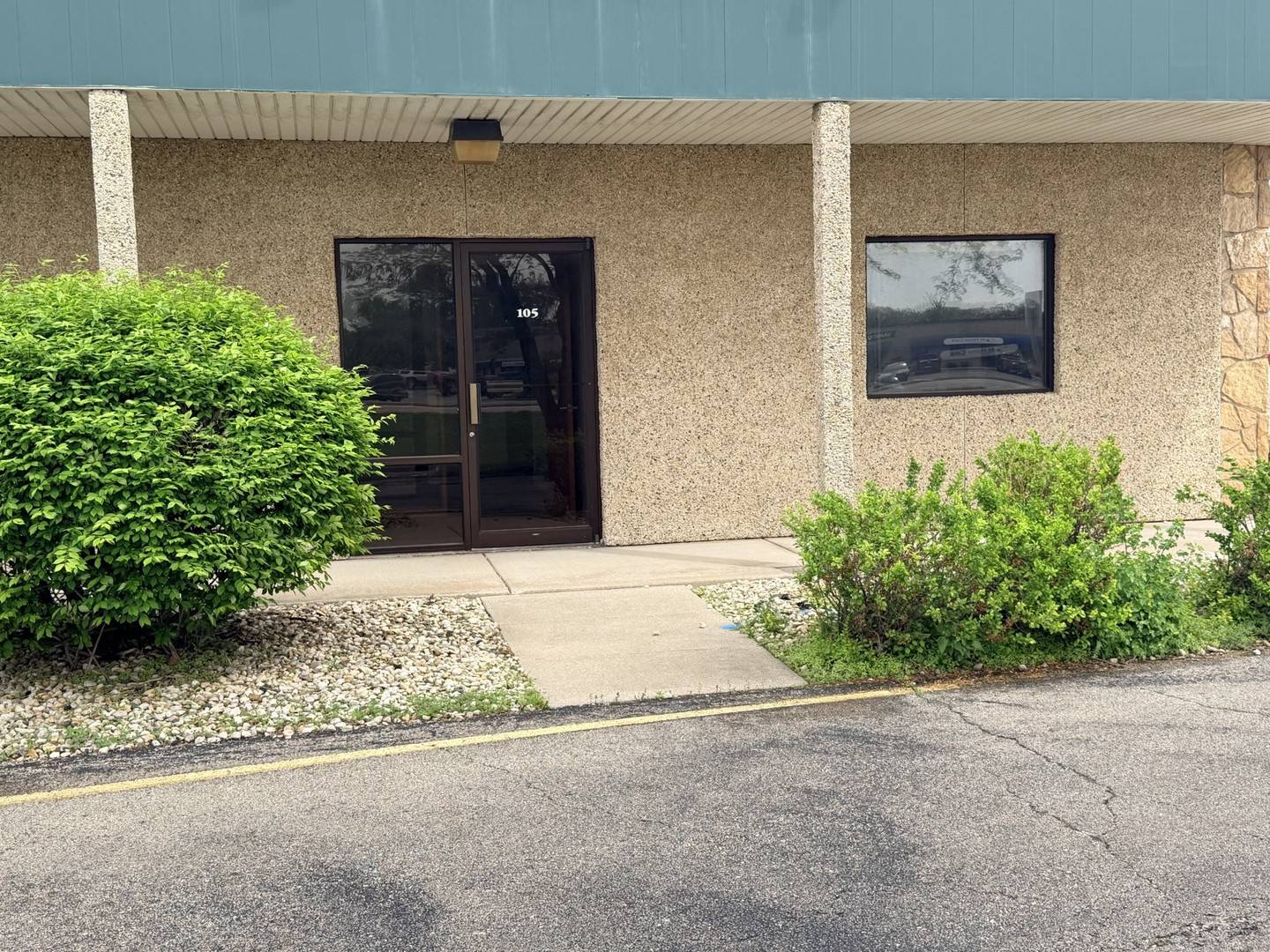 1011 Shooting Park RD #105, Peru, IL 61354