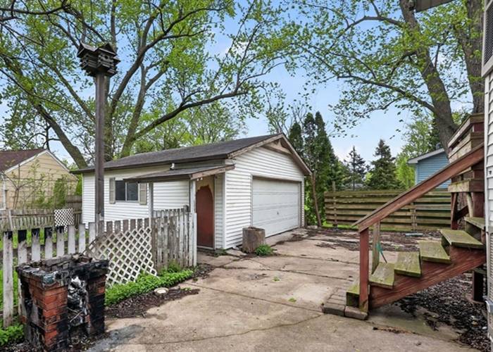 25174 W Claridan AVE, Antioch, IL 60002