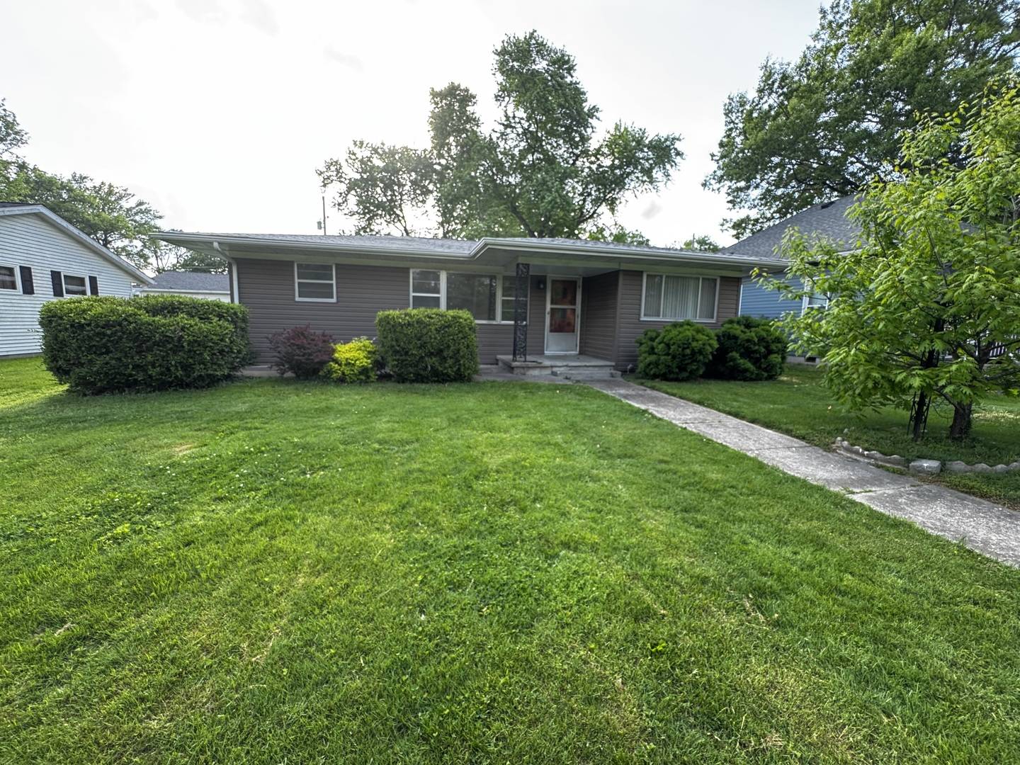 803 S Madison ST, Duquoin, IL 62832