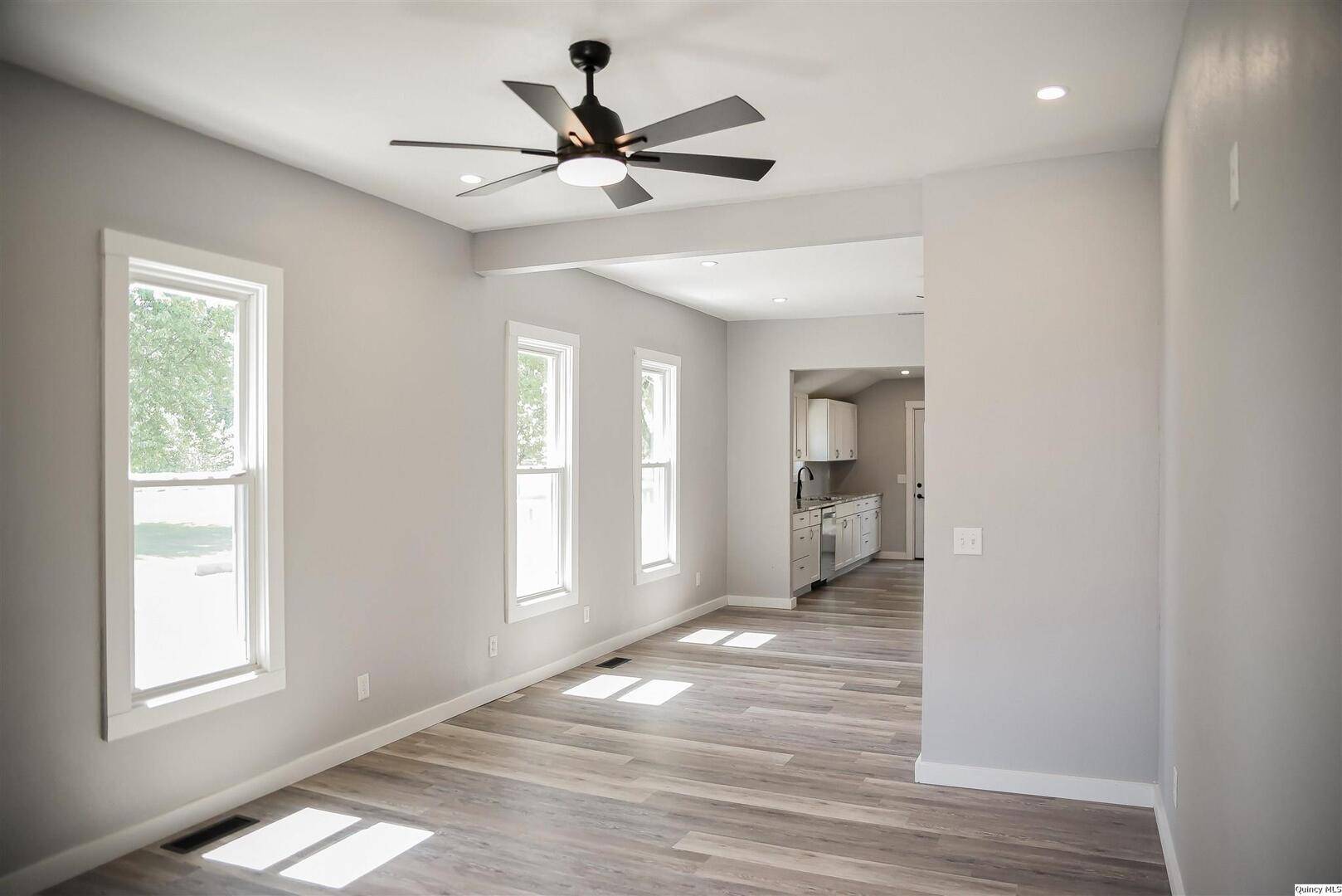 113 W 4th, Golden, IL 62339