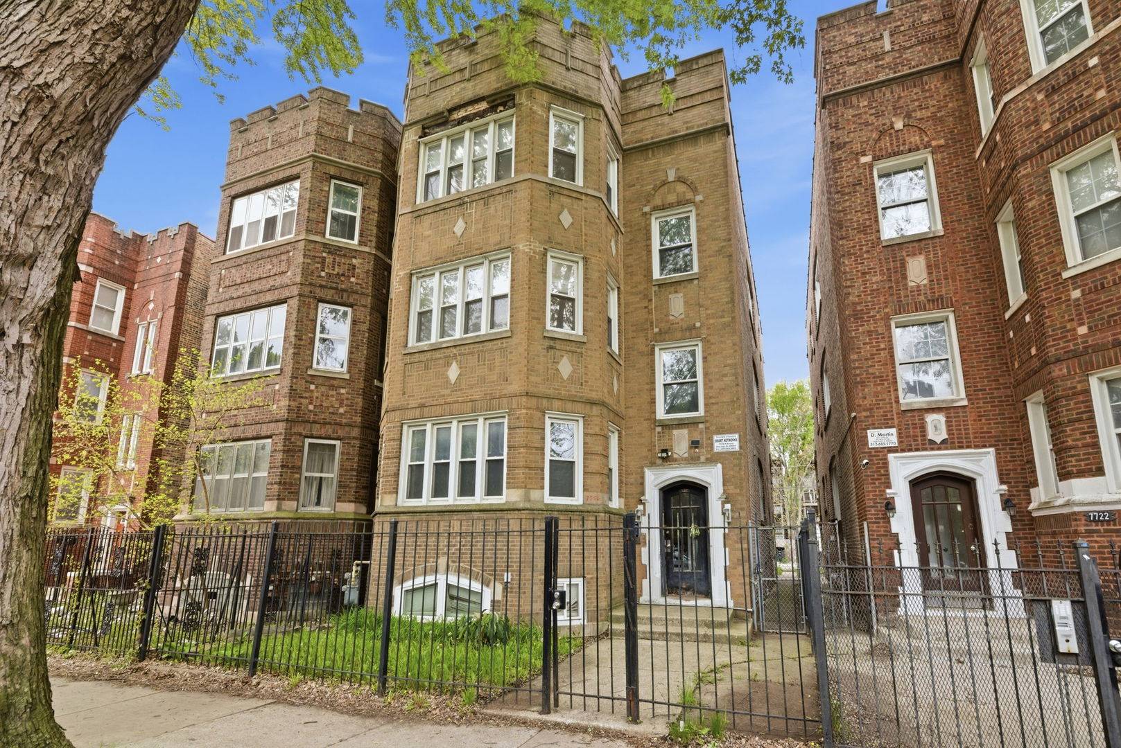 7724 S Essex AVE, Chicago, IL 60649