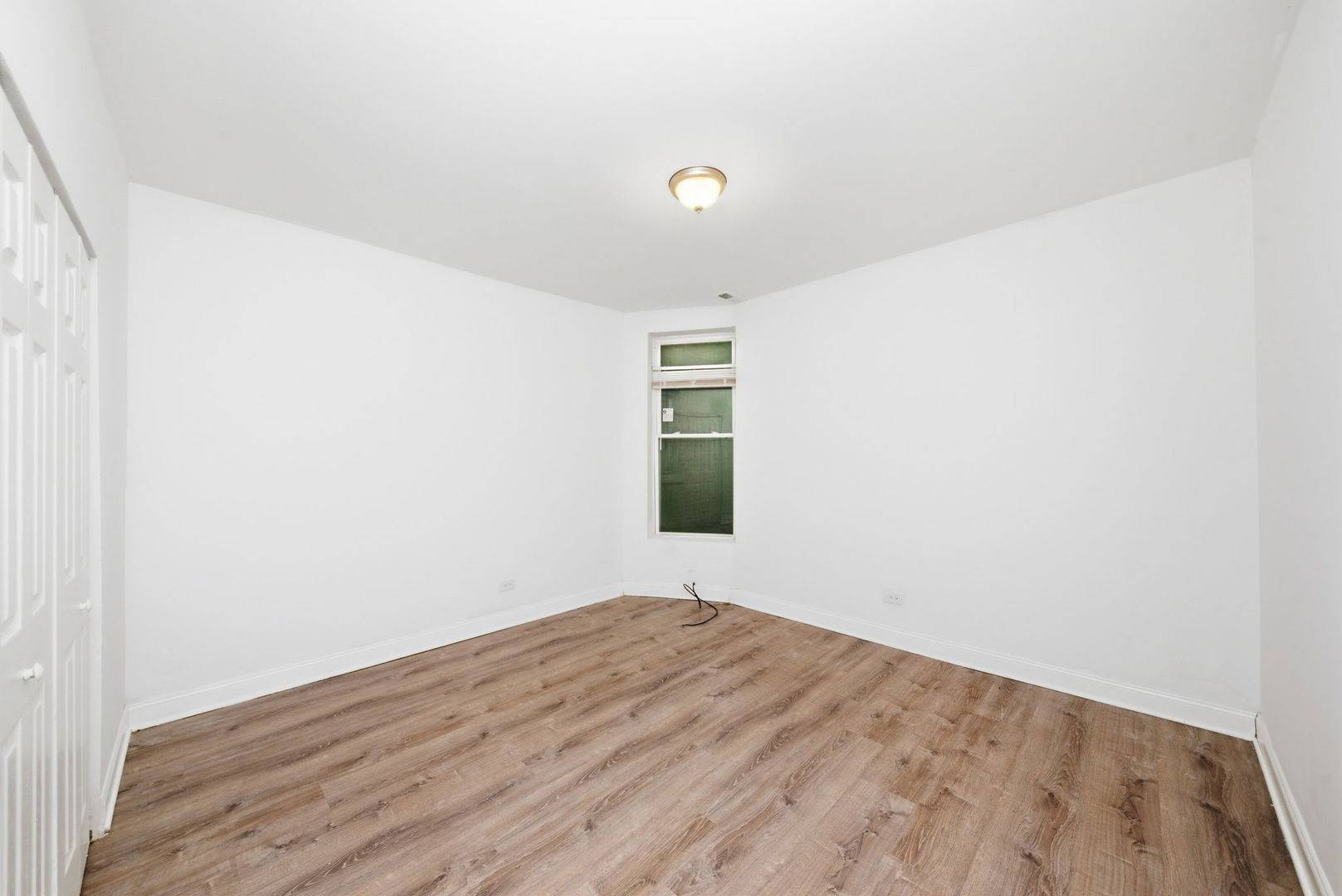 7724 S Essex AVE, Chicago, IL 60649