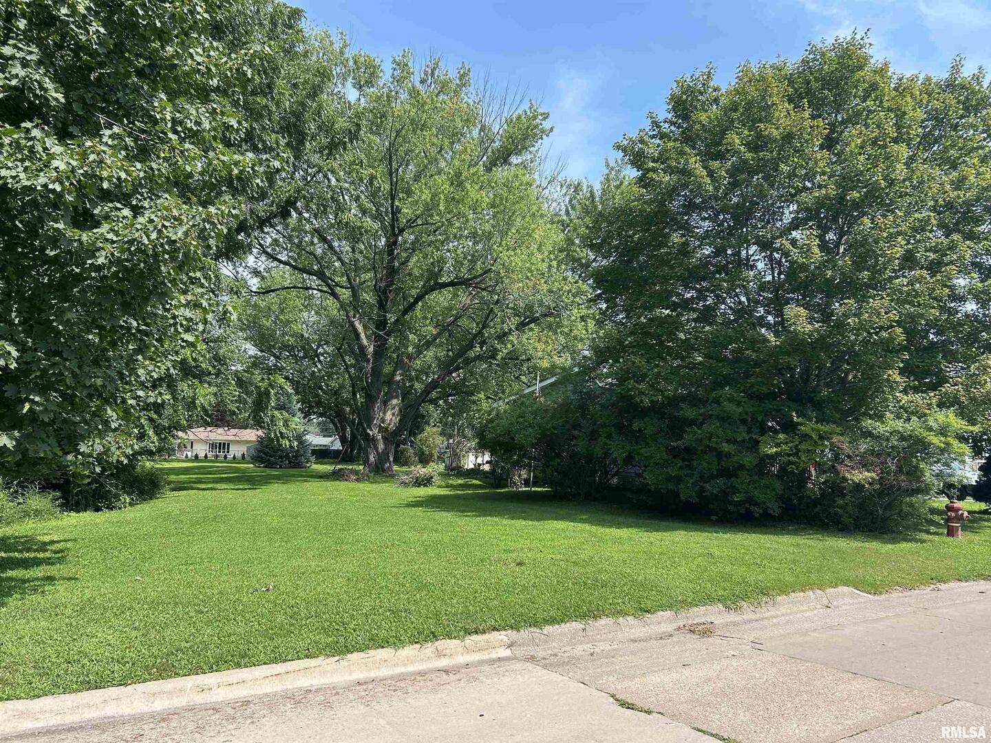 339 28TH AVE, East Moline, IL 61244