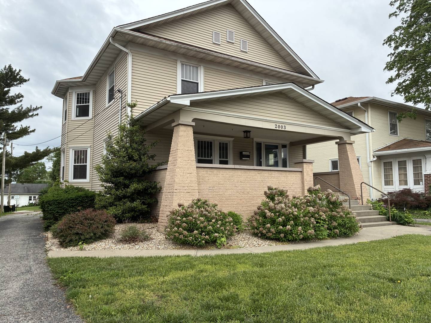 2003 Broadway ST, Mt Vernon, IL 62864