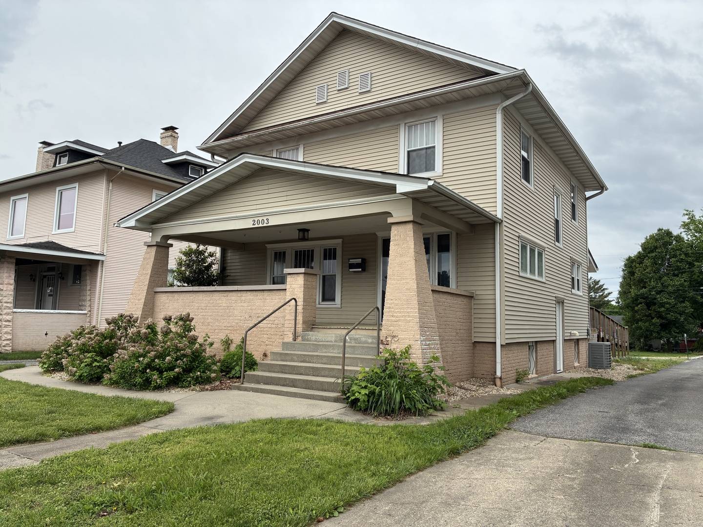 2003 Broadway ST, Mt Vernon, IL 62864