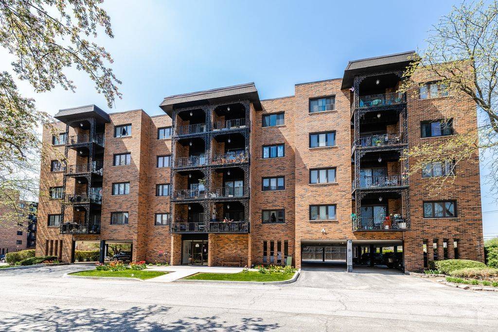 9375 Landings LN #502, Des Plaines, IL 60016