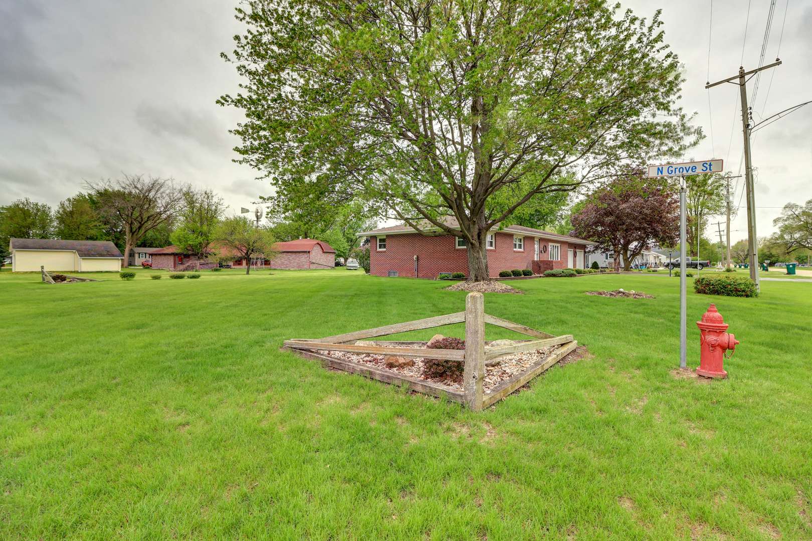 310 E 3rd ST, Tampico, IL 61283