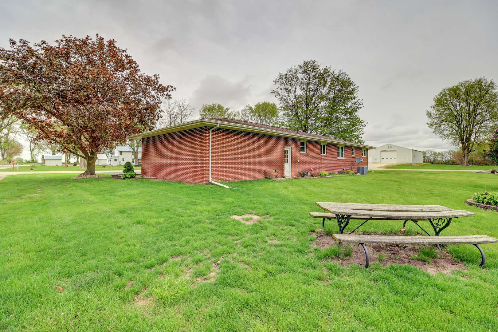 310 E 3rd ST, Tampico, IL 61283
