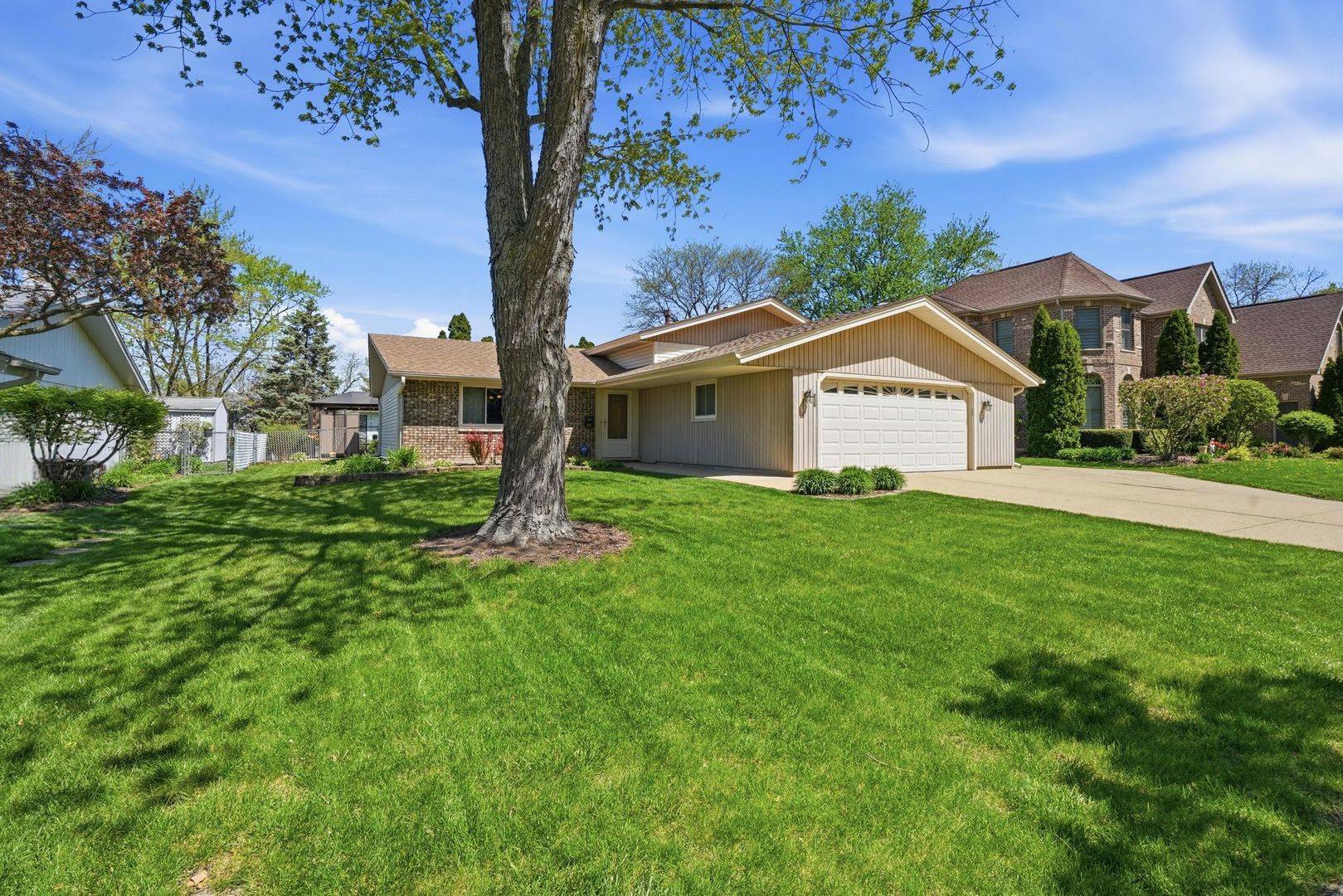 630 Kemah LN, Schaumburg, IL 60193