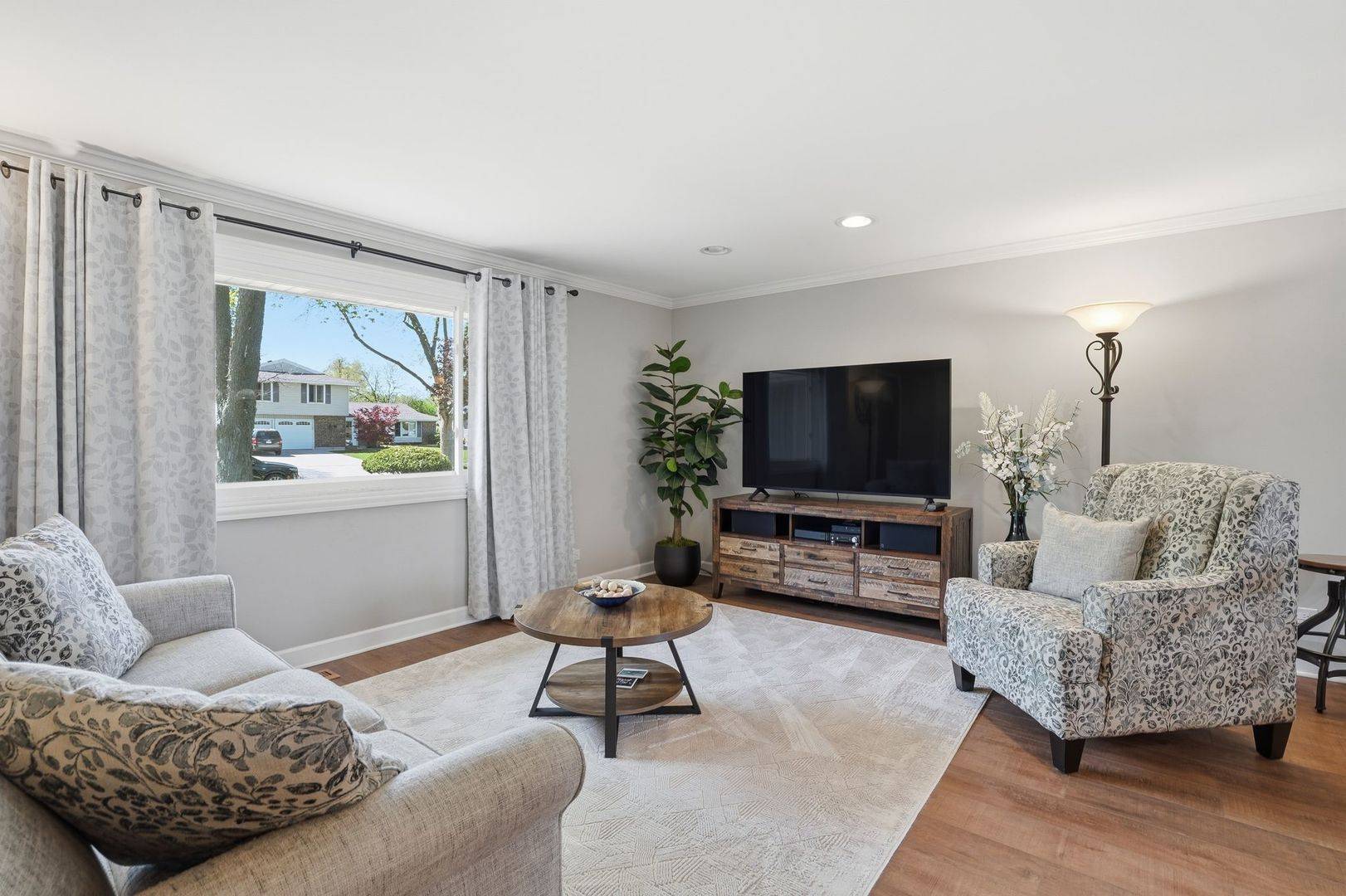 630 Kemah LN, Schaumburg, IL 60193