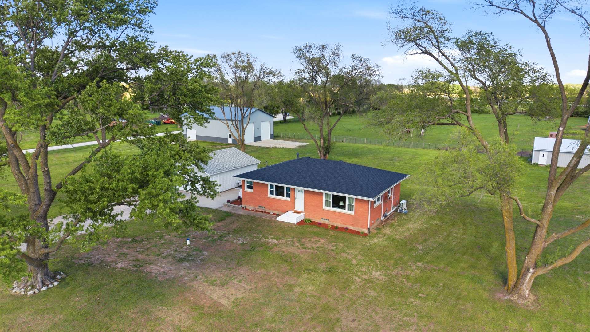 3219 265th ST N, Hillsdale, IL 61257