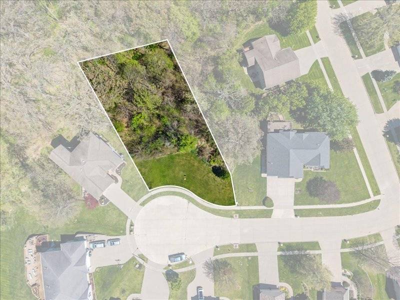 1819 Timber Hills DR, Coralville, IA 52241