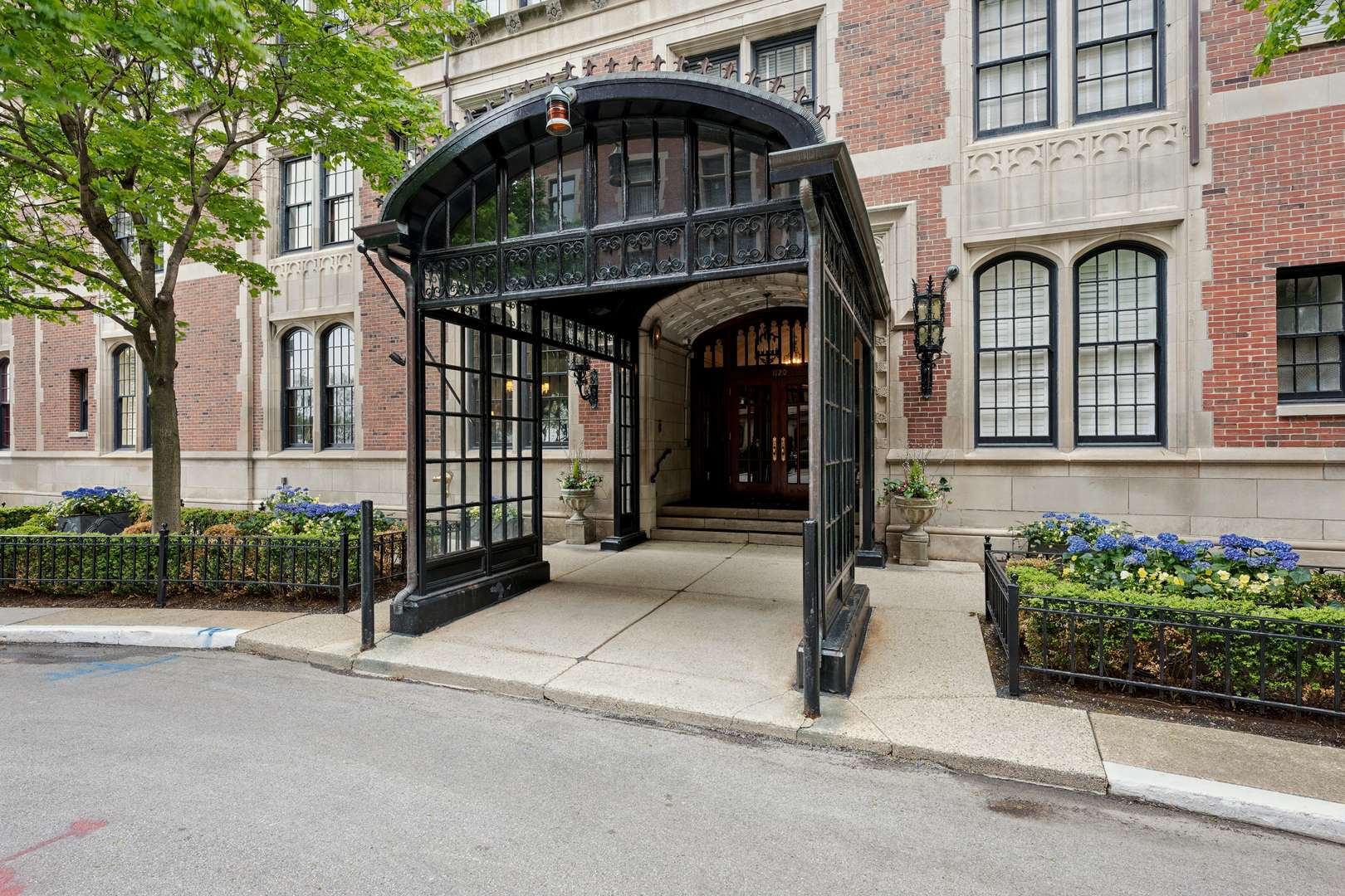 1120 N LAKE SHORE DR #18AB, Chicago, IL 60611