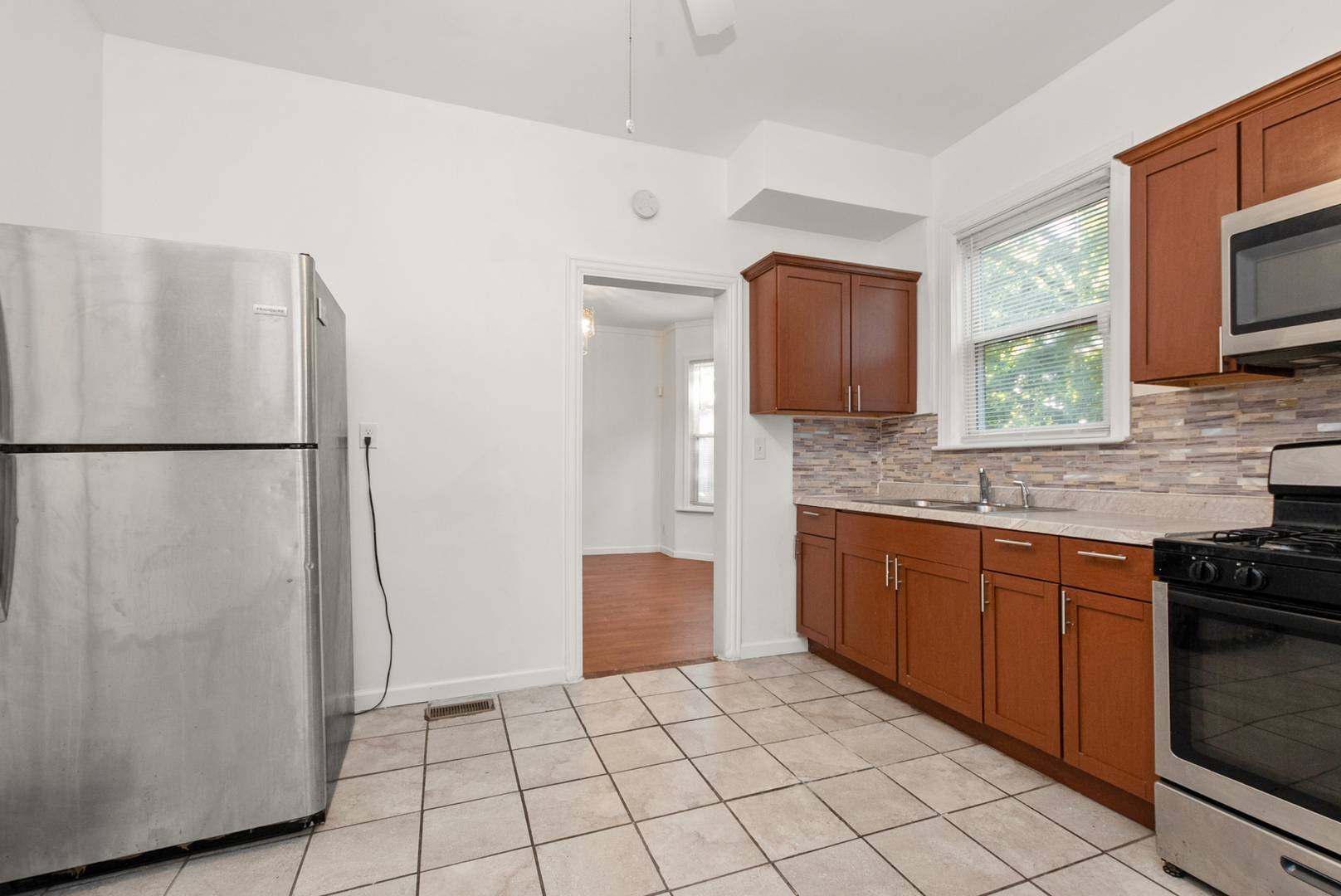 7642 S Dante AVE, Chicago, IL 60619