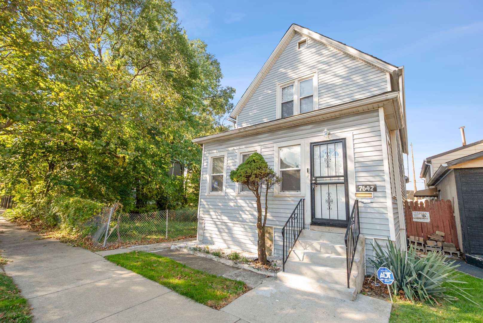 7642 S Dante AVE, Chicago, IL 60619