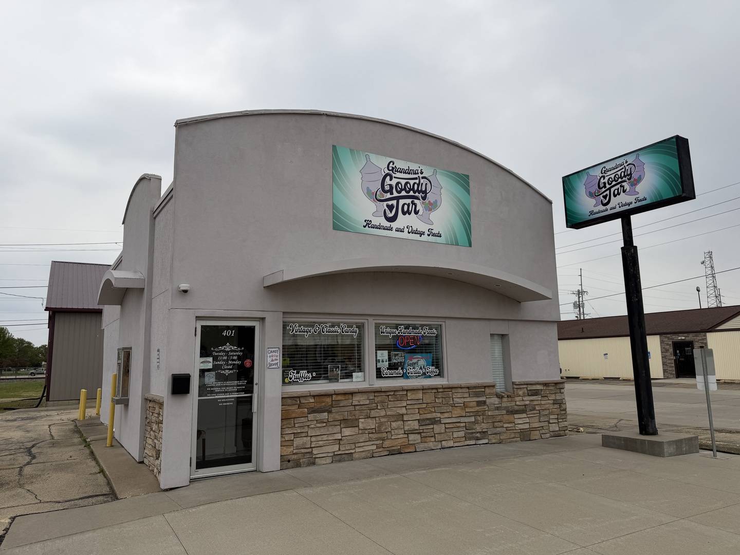 401 N 2nd ST, Clinton, IA 52732