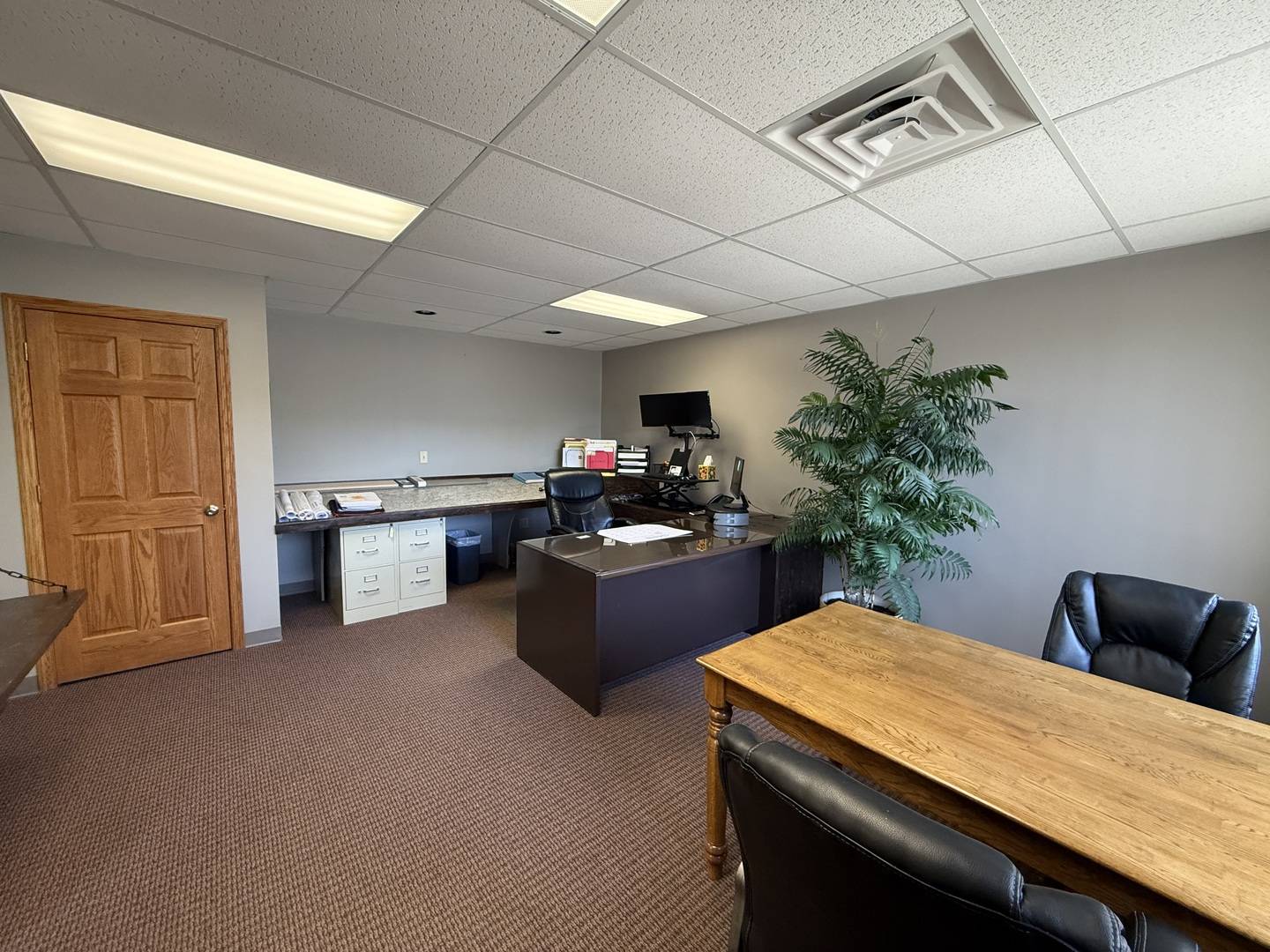 1040 W 4th ST, Davenport, IA 52802