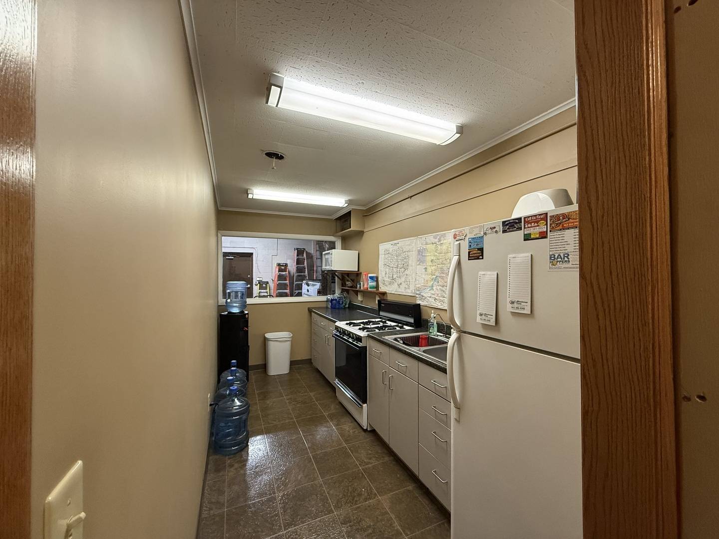 1040 W 4th ST, Davenport, IA 52802