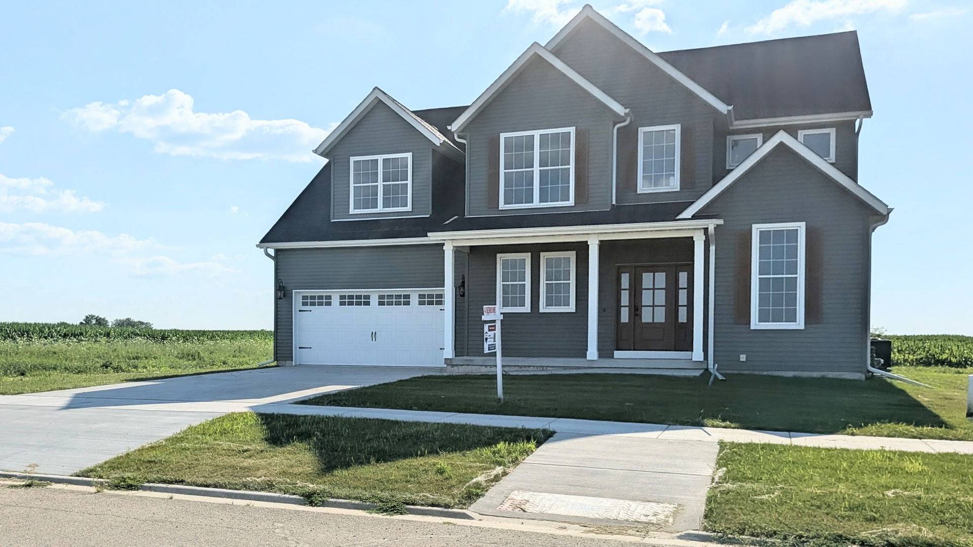 675 S Regulators ST, Rochelle, IL 61068