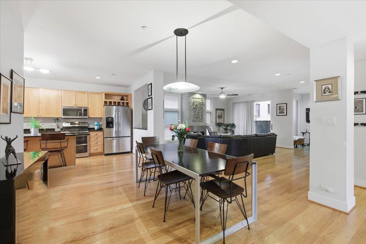 2515 Prairie AVE #1E, Evanston, IL 60201