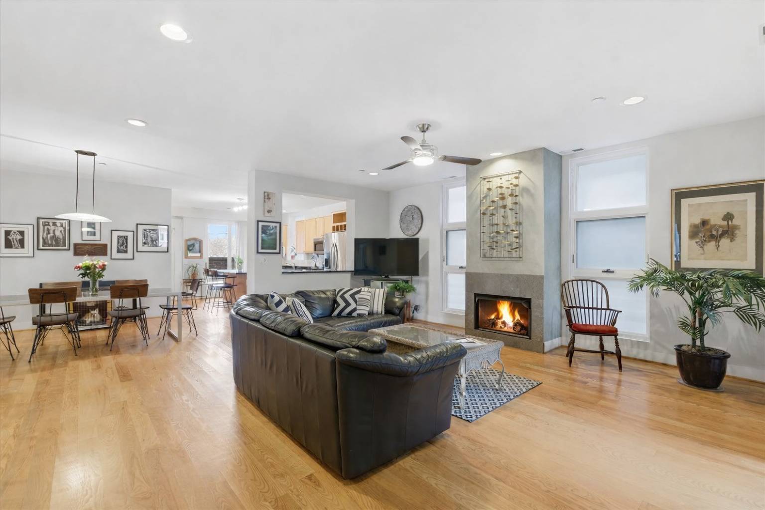 2515 Prairie AVE #1E, Evanston, IL 60201