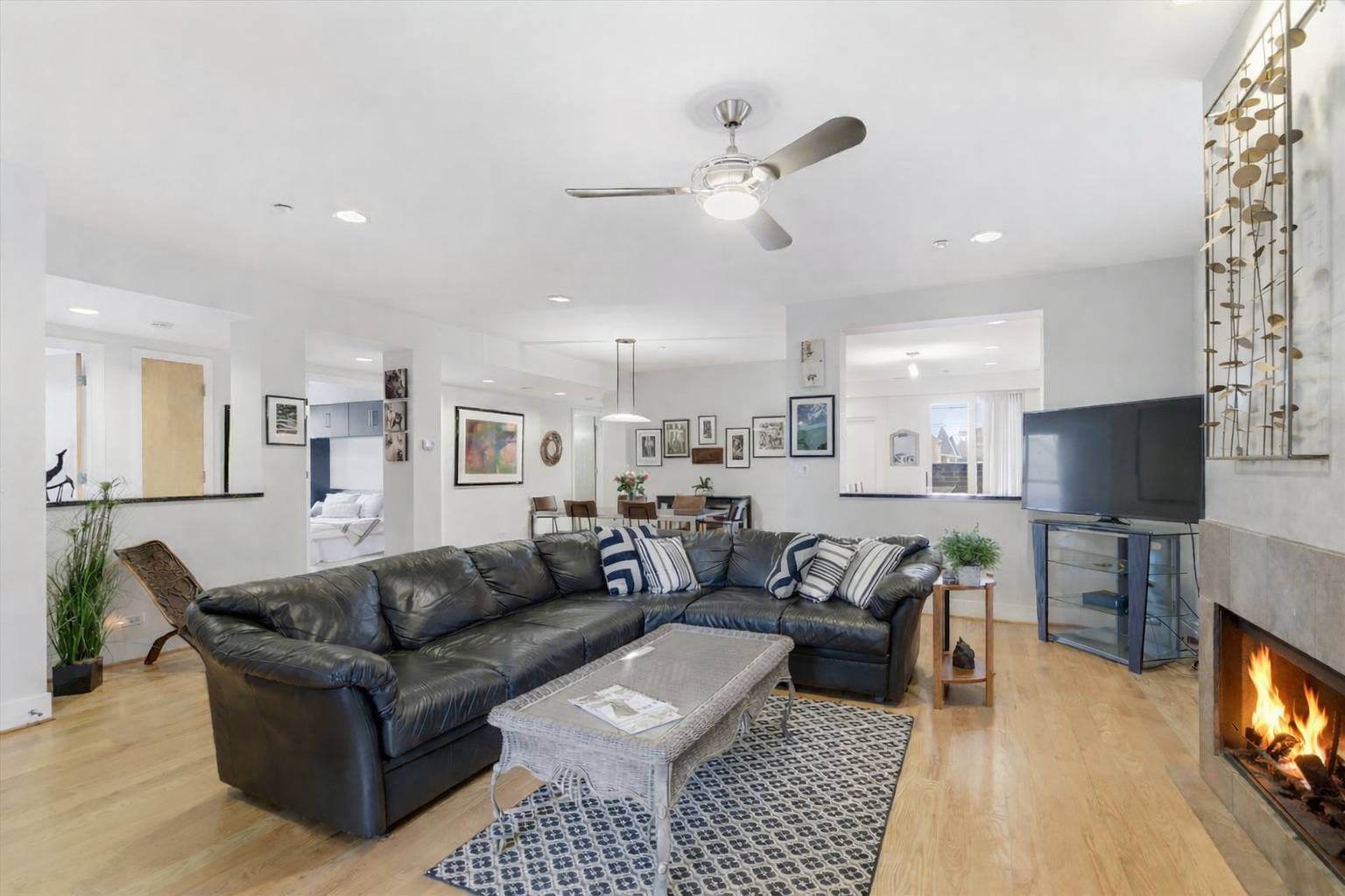 2515 Prairie AVE #1E, Evanston, IL 60201